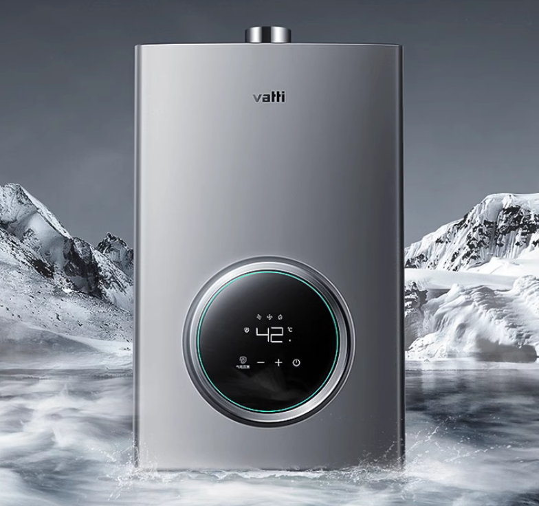 燃?xì)鉄崴髌放贫ㄎ话咐治? /> 
</p>
<p>
	&nbsp;
</p>
<p>
	一、華帝的品牌背景與行業(yè)地位
</p>
<p>
	&nbsp;
</p>
<p>
	華帝集團(tuán)成立于1992年，是中國(guó)燃?xì)饩咝袠I(yè)的知名企業(yè)，以“好火好生活”為品牌理念，致力于為消費(fèi)者提供高品質(zhì)的燃?xì)饩弋a(chǎn)品。華帝的燃?xì)鉄崴鳟a(chǎn)品以安全、節(jié)能、智能化為特點(diǎn)，深受消費(fèi)者喜愛(ài)。例如，其熱水器產(chǎn)品在國(guó)內(nèi)市場(chǎng)占有率逐年提升，并成功進(jìn)入東南亞、非洲等國(guó)際市場(chǎng)。
</p>
<p>
	&nbsp;
</p>
<p>
	二、行業(yè)背景：燃?xì)鉄崴魇袌?chǎng)的增速趨勢(shì)與競(jìng)爭(zhēng)格局
</p>
<p>
	&nbsp;
</p>
<p>
	根據(jù)奧維云網(wǎng)的數(shù)據(jù)，2024年中國(guó)燃?xì)鉄崴魇袌?chǎng)規(guī)模達(dá)到296億元，同比增長(zhǎng)8.8%，零售量達(dá)到1343萬(wàn)臺(tái)，同比增長(zhǎng)8.7%。這一增長(zhǎng)得益于國(guó)家對(duì)燃?xì)饩咝袠I(yè)的政策支持以及消費(fèi)者對(duì)智能化、節(jié)能化產(chǎn)品的需求。與此同時(shí)，燃?xì)鉄崴魇袌?chǎng)競(jìng)爭(zhēng)激烈，品牌需要在技術(shù)創(chuàng)新、產(chǎn)品差異化和營(yíng)銷(xiāo)策略上持續(xù)發(fā)力，以贏得消費(fèi)者的青睞。
</p>
<p>
	&nbsp;
</p>
<p>
	三、品牌背景：華帝燃?xì)鉄崴鞯囊?guī)模與定位
</p>
<p>
	&nbsp;
</p>
<p>
	華帝燃?xì)鉄崴饕灾懈叨耸袌?chǎng)為主，注重產(chǎn)品的安全性和智能化。其產(chǎn)品線(xiàn)涵蓋從傳統(tǒng)燃?xì)鉄崴鞯搅憷渌細(xì)鉄崴?、智能恒溫?zé)崴鞯榷鄠€(gè)品類(lèi)，滿(mǎn)足不同消費(fèi)者的需求。例如，其零冷水燃?xì)鉄崴鲬{借即開(kāi)即熱的特性，成為市場(chǎng)熱銷(xiāo)產(chǎn)品。
</p>
<p>
	&nbsp;
</p>
<p>
	四、品牌理念
</p>
<p>
	&nbsp;
</p>
<p>
	華帝始終堅(jiān)持“科技讓生活更美好”的品牌理念，通過(guò)技術(shù)創(chuàng)新提升產(chǎn)品性能，同時(shí)注重環(huán)保和節(jié)能。這一理念不僅體現(xiàn)在產(chǎn)品設(shè)計(jì)中，也貫穿于品牌的營(yíng)銷(xiāo)活動(dòng)中，幫助華帝在消費(fèi)者心中樹(shù)立了高端、科技的品牌形象。
</p>
<p>
	<br />
</p>
<p align=